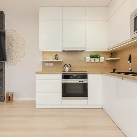 Apartment Rajska One Bedroom & Balcony By Renters